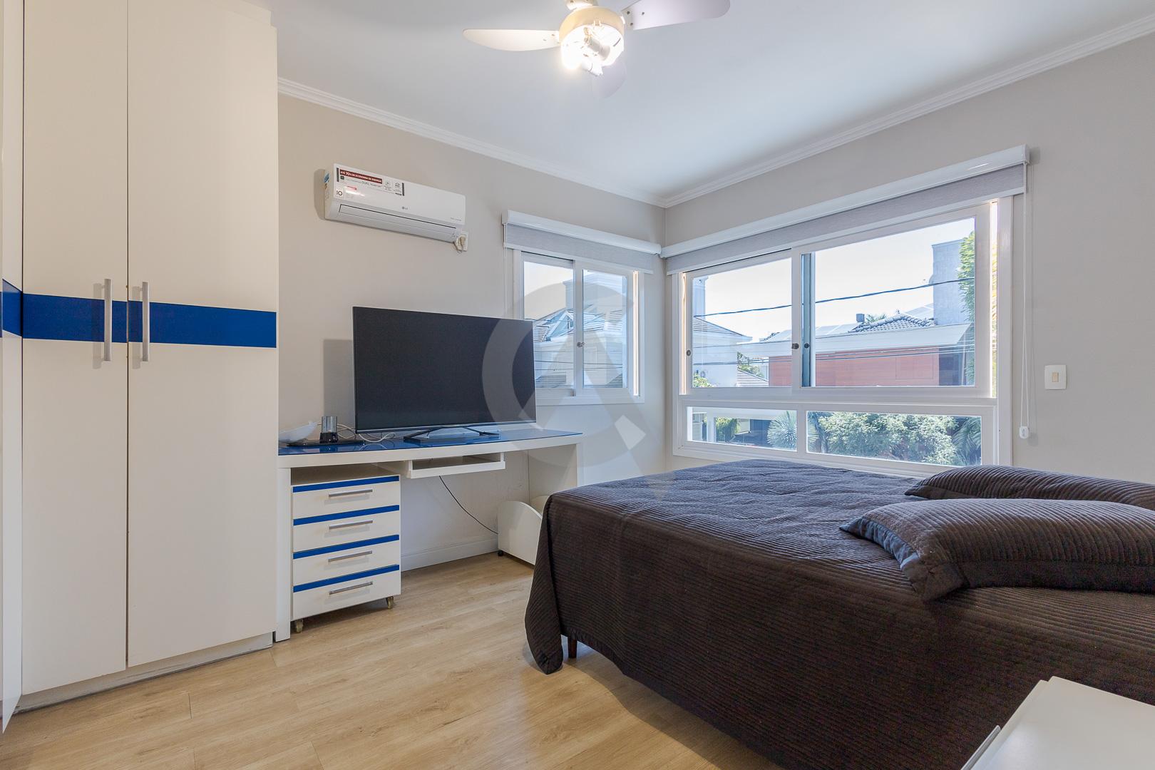 Casa em condom&iacute;nio alto pad&atilde;o &agrave; venda com piscina em Canoas Avenida Farroupilha Canoas - 