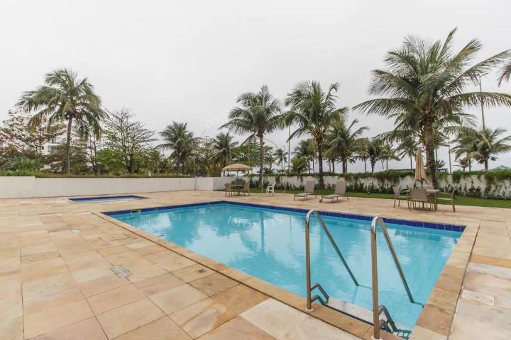𝐀𝐩𝐚𝐫𝐭𝐚𝐦𝐞𝐧𝐭𝐨 𝐅𝐫𝐞𝐧𝐭𝐞 𝐌𝐚𝐫 𝐧𝐚 𝐁𝐚𝐫𝐫𝐚 𝐝𝐚 𝐓𝐢𝐣𝐮𝐜𝐚 Avenida Lúcio - Barra da Tijuca Rio de Janeiro - 