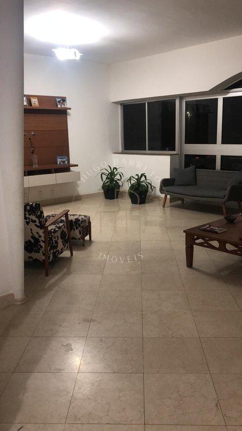 𝐀𝐩𝐚𝐫𝐭𝐚𝐦𝐞𝐧𝐭𝐨 𝐅𝐫𝐞𝐧𝐭𝐞 𝐌𝐚𝐫 𝐧𝐚 𝐁𝐚𝐫𝐫𝐚 𝐝𝐚 𝐓𝐢𝐣𝐮𝐜𝐚 Avenida Lúcio - Barra da Tijuca Rio de Janeiro - 