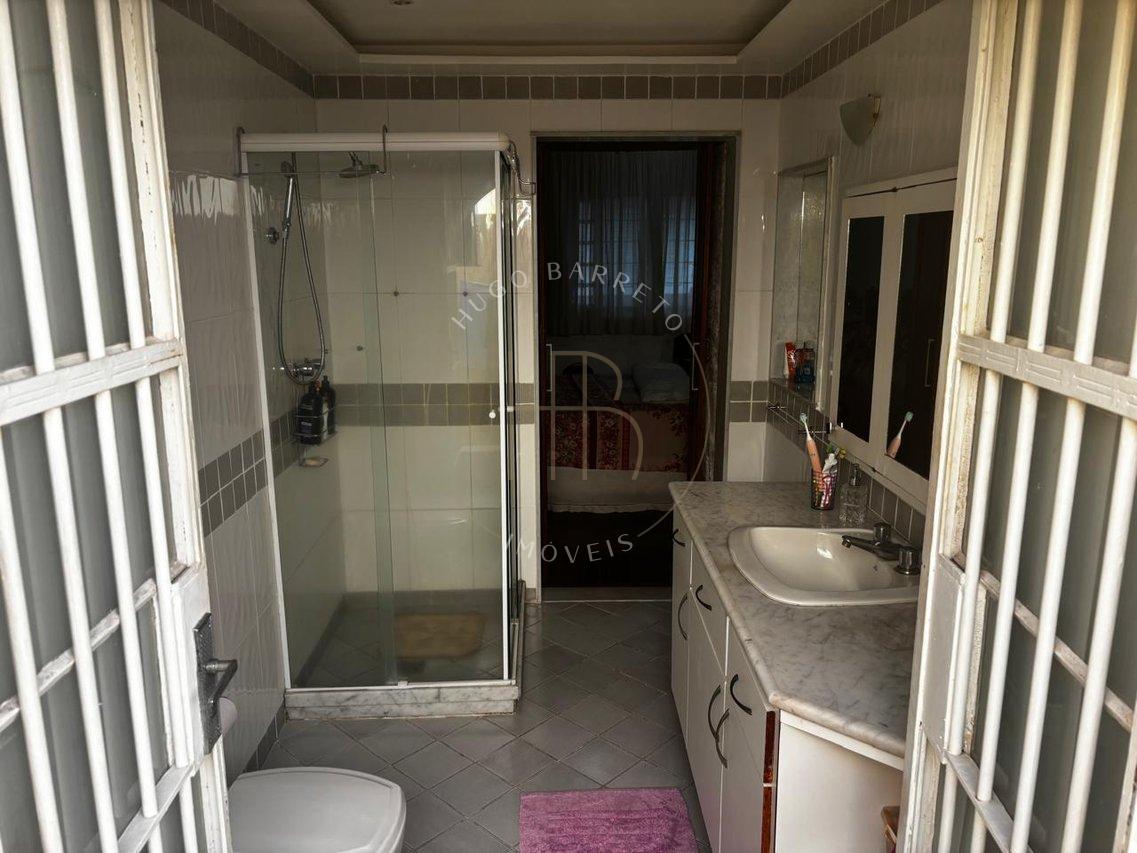 Casa Com 3 Suites mais Dependência no Bairro do Grajaú - RJ Rua Caruaru Rio de Janeiro - 