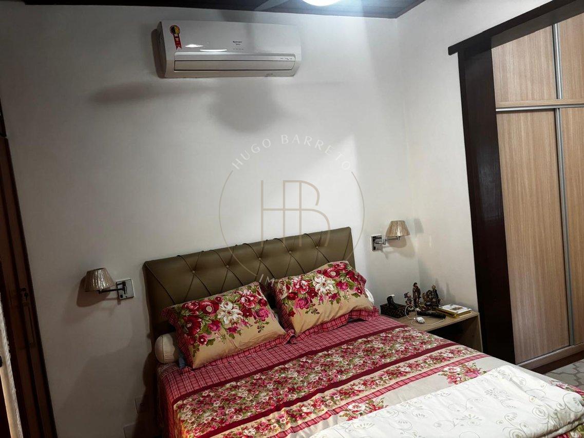 Casa Com 3 Suites mais Dependência no Bairro do Grajaú - RJ Rua Caruaru Rio de Janeiro - 