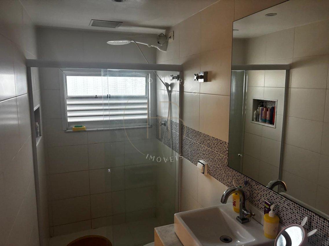 Casa Com 3 Suites mais Dependência no Bairro do Grajaú - RJ Rua Caruaru Rio de Janeiro - 