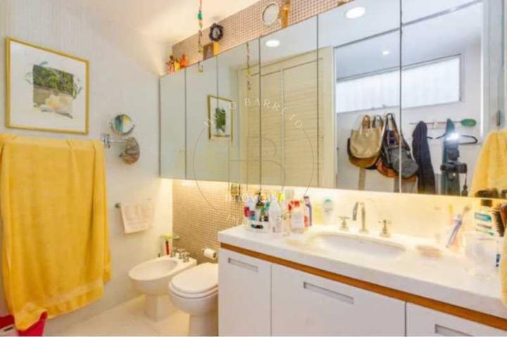 Apartamento 3 Quartos Com Vaga no Leblon - RJ Avenida Borges de Medeiros Rio de Janeiro - 