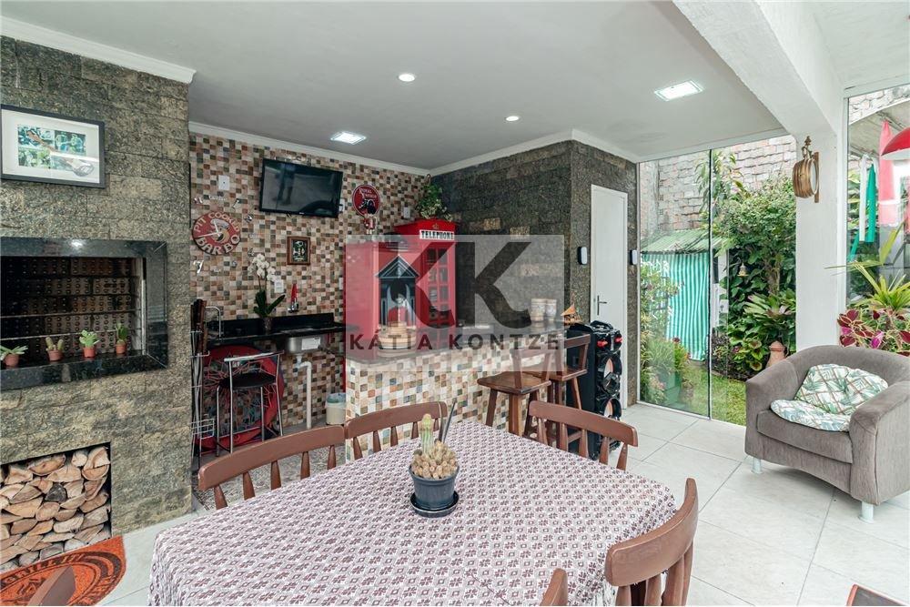 Casa CDPEDS 332 612491004-55 1 suíte 400m² Estácio de Sá Porto Alegre - 