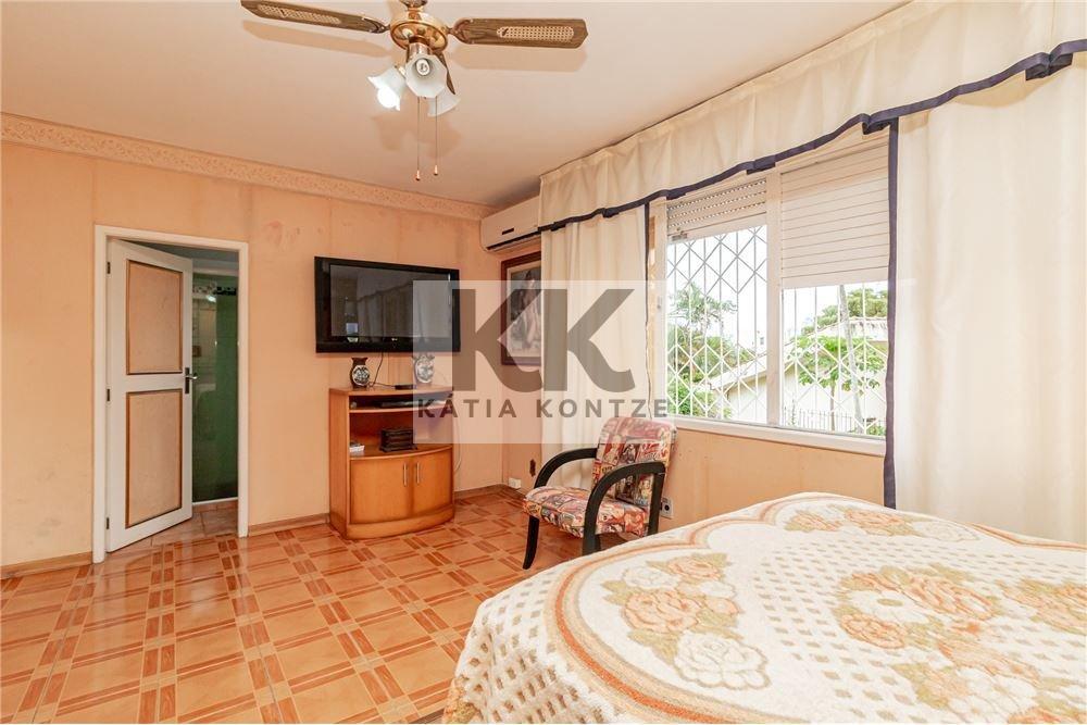 Casa CDPEDS 332 612491004-55 1 suíte 400m² Estácio de Sá Porto Alegre - 