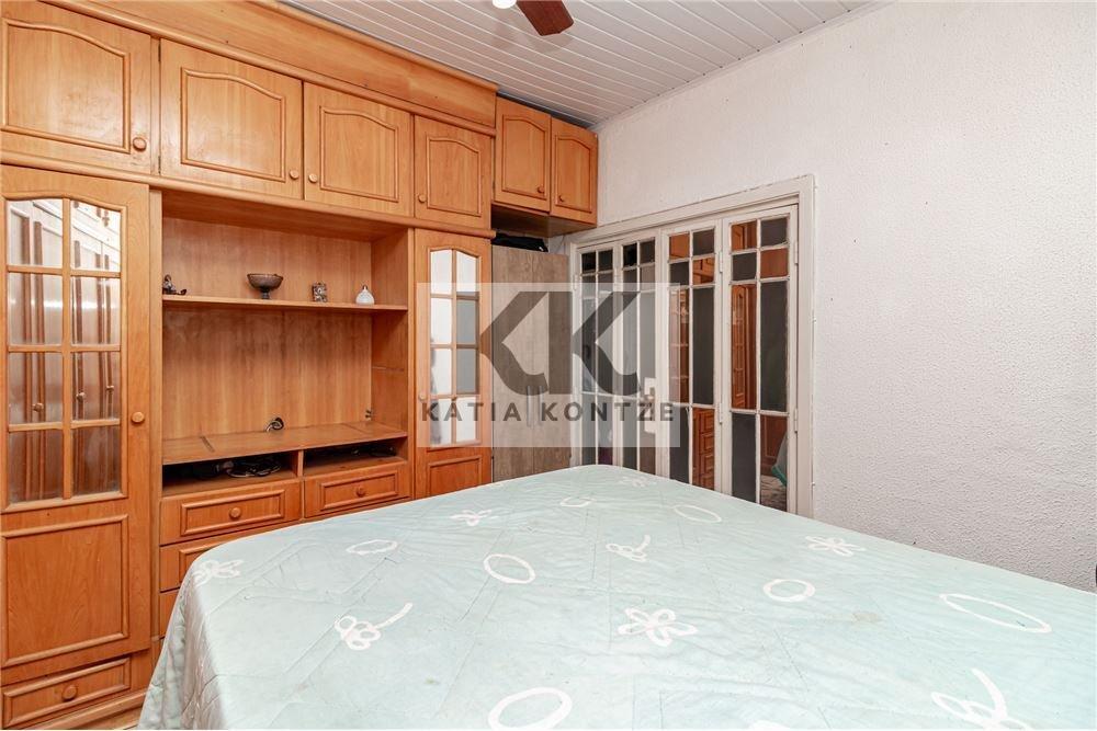 Casa CDPEDS 332 612491004-55 1 suíte 400m² Estácio de Sá Porto Alegre - 