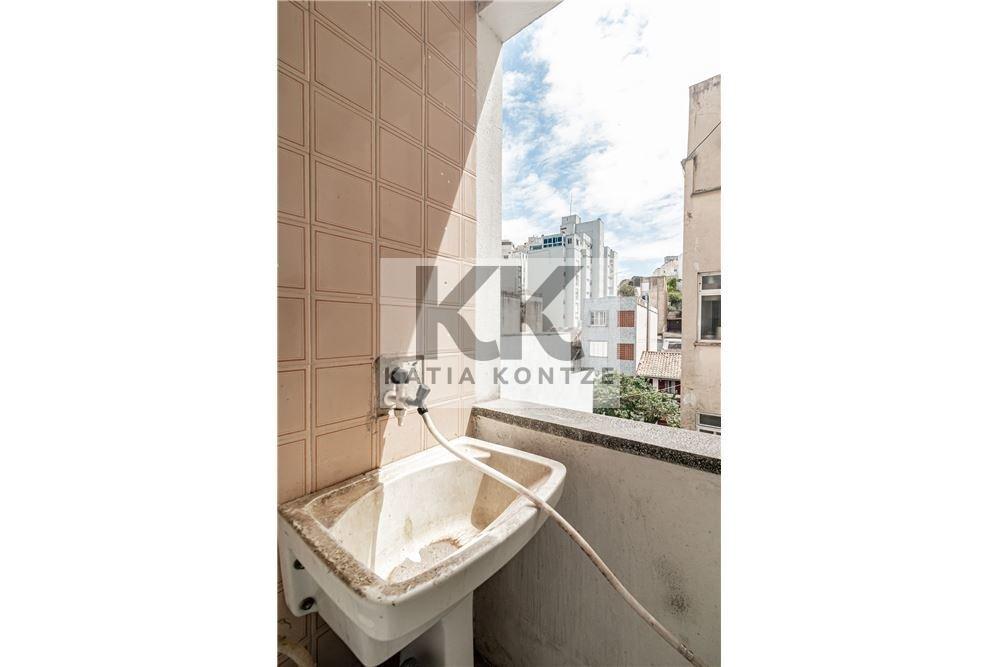 Apartamento CHDR 443 Apto 610221048-18 1 dormitório 68m² Demétrio Ribeiro Porto Alegre - 