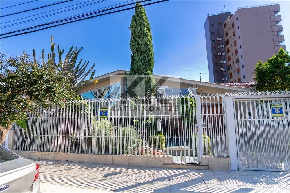 Casa JPDM 395 Casa 612481064-9 2 suítes 400m² Derly Monteiro Porto Alegre - 