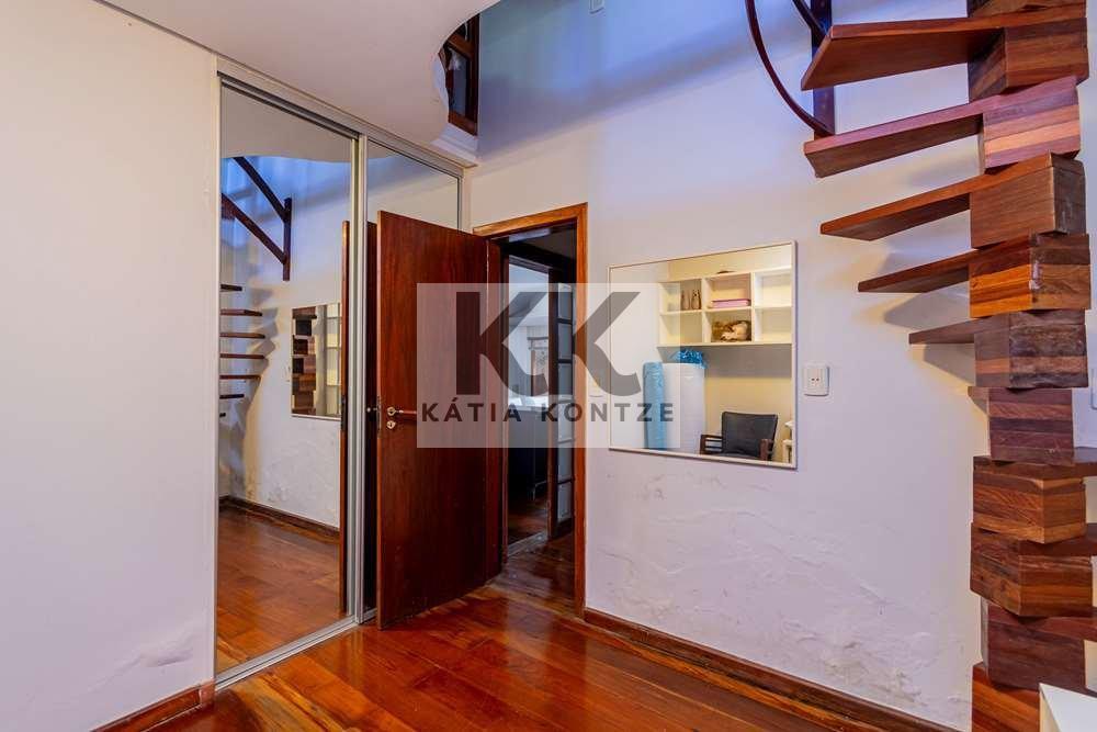 Casa TSNDDF 429 Casa 612481066-215 374m² 6D Sargento Nicolau Dias de Farias Porto Alegre - 