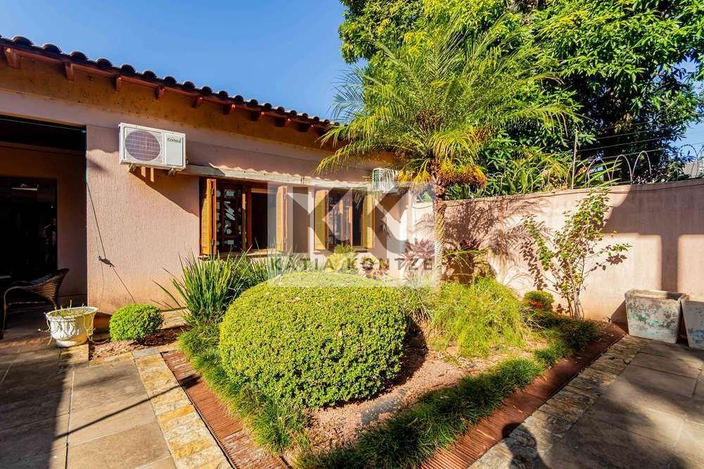 Casa TSNDDF 429 Casa 612481066-215 374m² 6D Sargento Nicolau Dias de Farias Porto Alegre - 