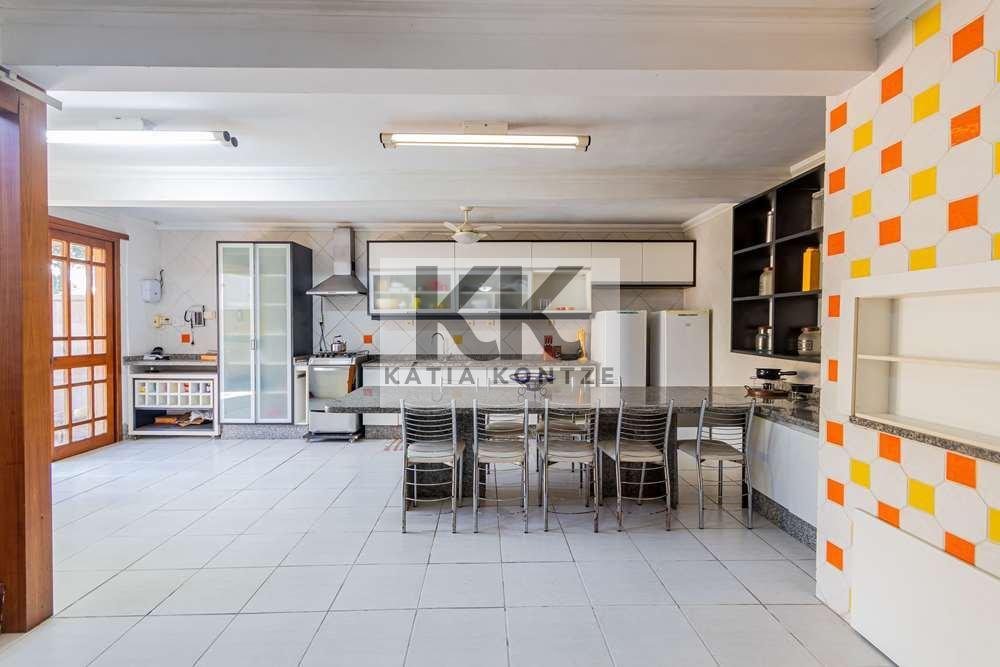 Casa TSNDDF 429 Casa 612481066-215 374m² 6D Sargento Nicolau Dias de Farias Porto Alegre - 
