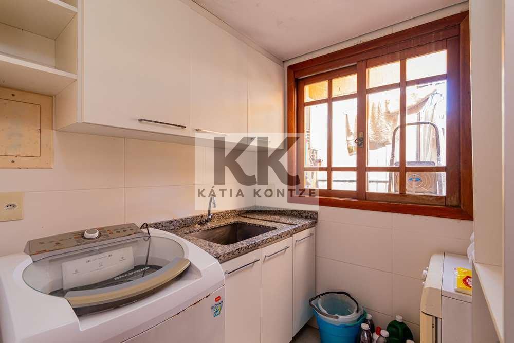 Casa TSNDDF 429 Casa 612481066-215 374m² 6D Sargento Nicolau Dias de Farias Porto Alegre - 