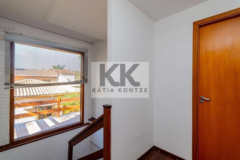 Casa TSNDDF 429 Casa 612481066-215 374m² 6D Sargento Nicolau Dias de Farias Porto Alegre - 