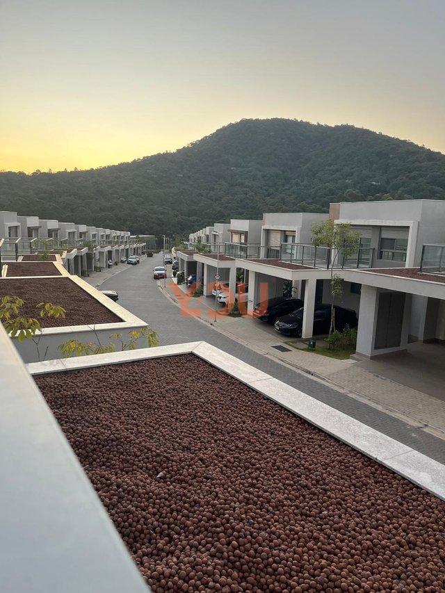 Casa com 3 suítes - Tamboré - Santana de Parnaíba - 
