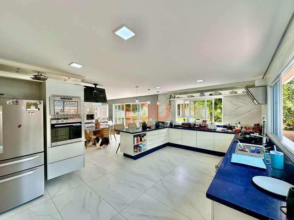 Casa Contemporânea com 3 suítes - Cond. Nova Higienópolis - Jandira - 