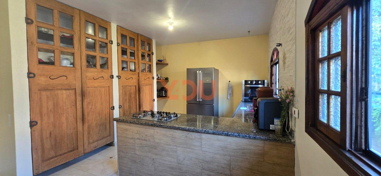 Casa de 3 dorm. com 2 suítes -  Cond. Nova Higienópolis - Jandira - 