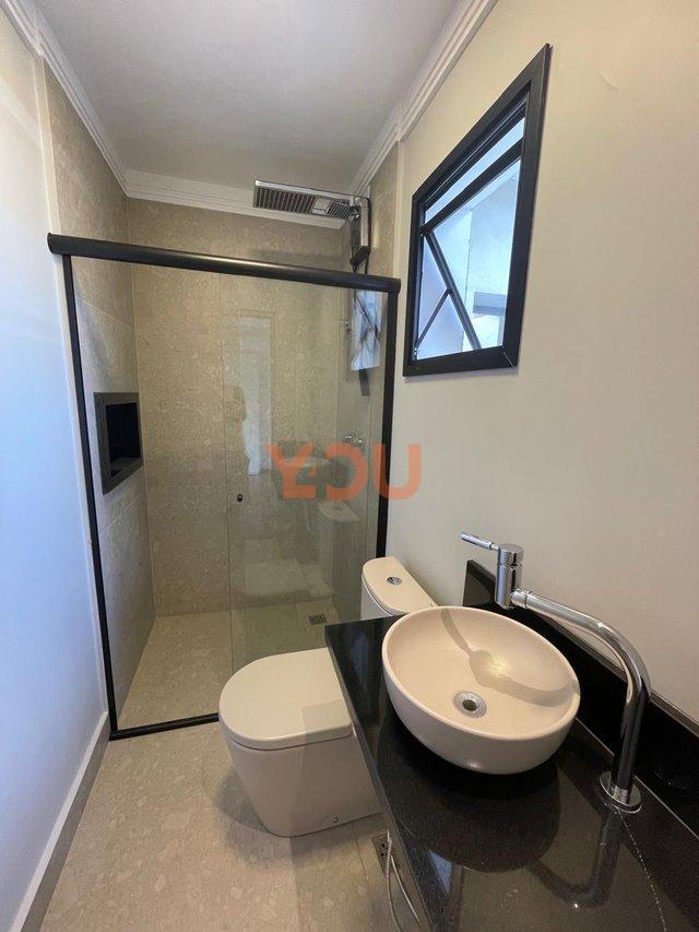 Casa com 4 Suítes sendo 1 Master -  Condomínio Residencial 6  Santana de Parnaíba - 