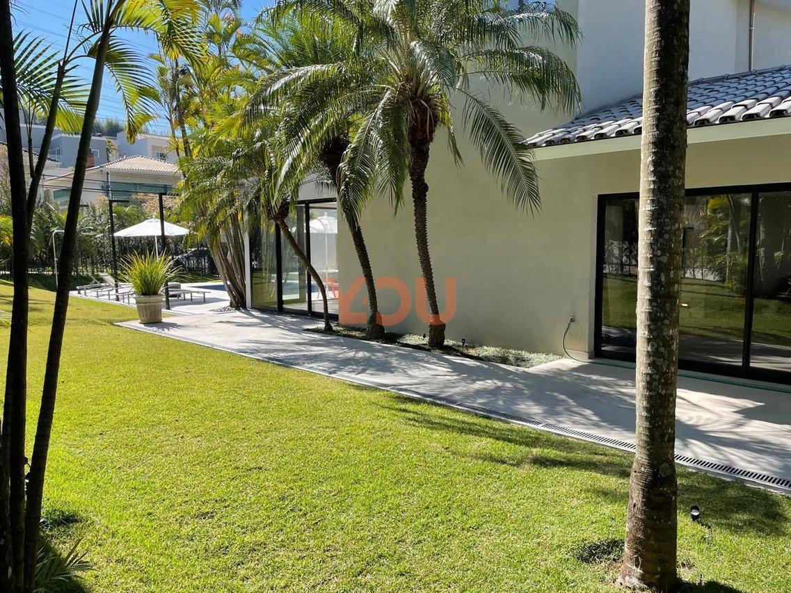Casa com 4 Suítes sendo 1 Master -  Condomínio Residencial 6  Santana de Parnaíba - 
