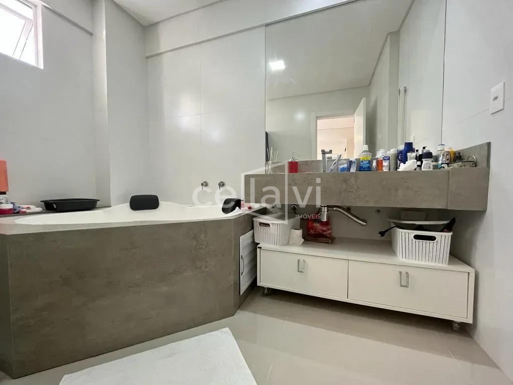 APARTAMENTO MOBILIADO PRONTO PARA MORAR Rua 304  Itapema - 