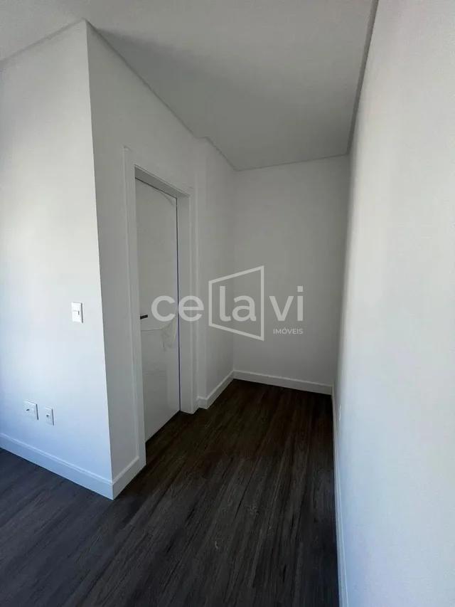 APARTAMENTO COM EXCELENTE LOCALIZAÇÃO Rua 306 Itapema - 