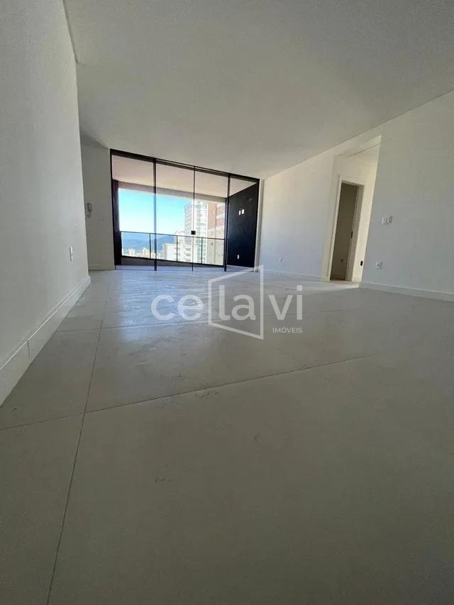 APARTAMENTO COM EXCELENTE LOCALIZAÇÃO Rua 306 Itapema - 