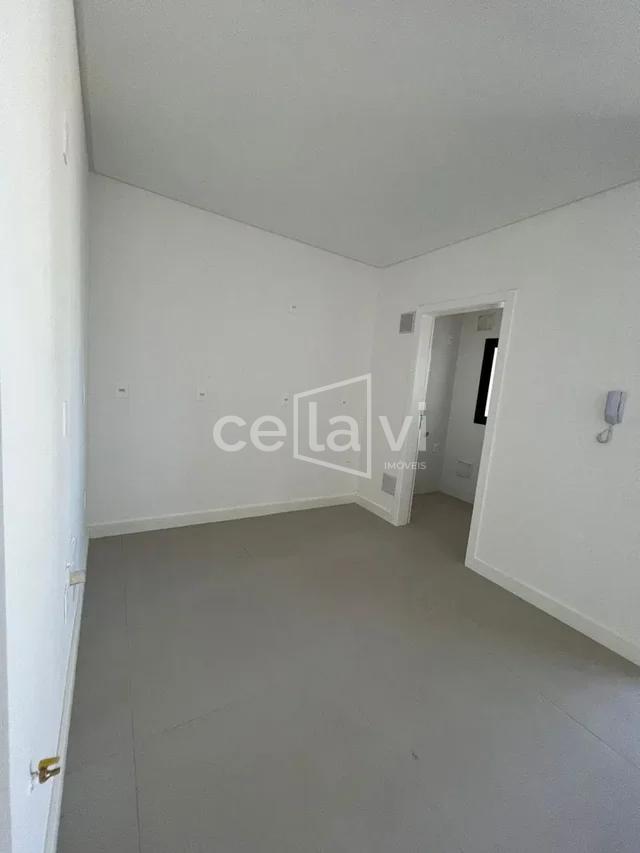 APARTAMENTO COM EXCELENTE LOCALIZAÇÃO Rua 306 Itapema - 