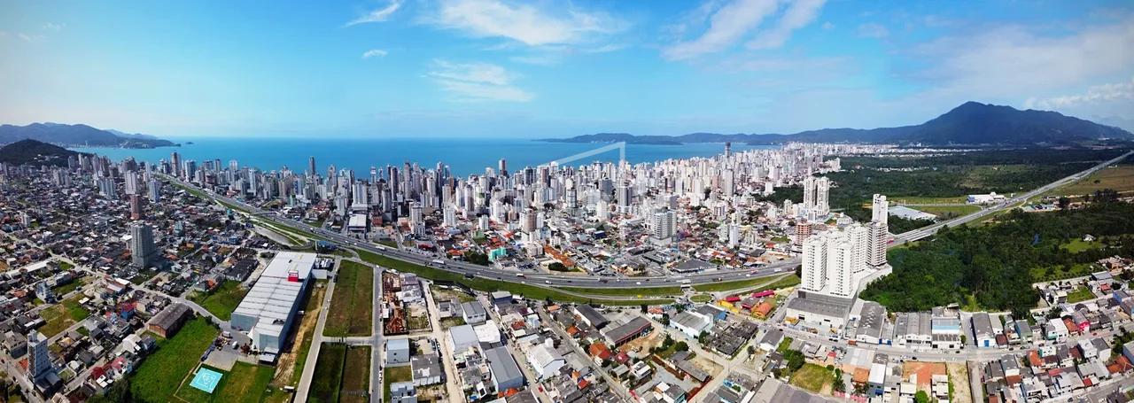 APARTAMENTO COM ALTO PADRÃO DE ACABAMENTO Rua 248 Itapema - 