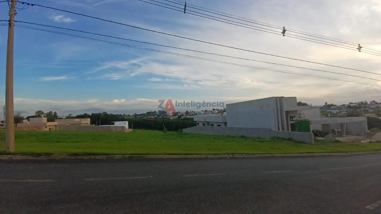 TERRENO COND. VILLAGE IPANEMA II &ndash; ARA&Ccedil;OIABA DA SERRA  Araçoiaba da Serra - 