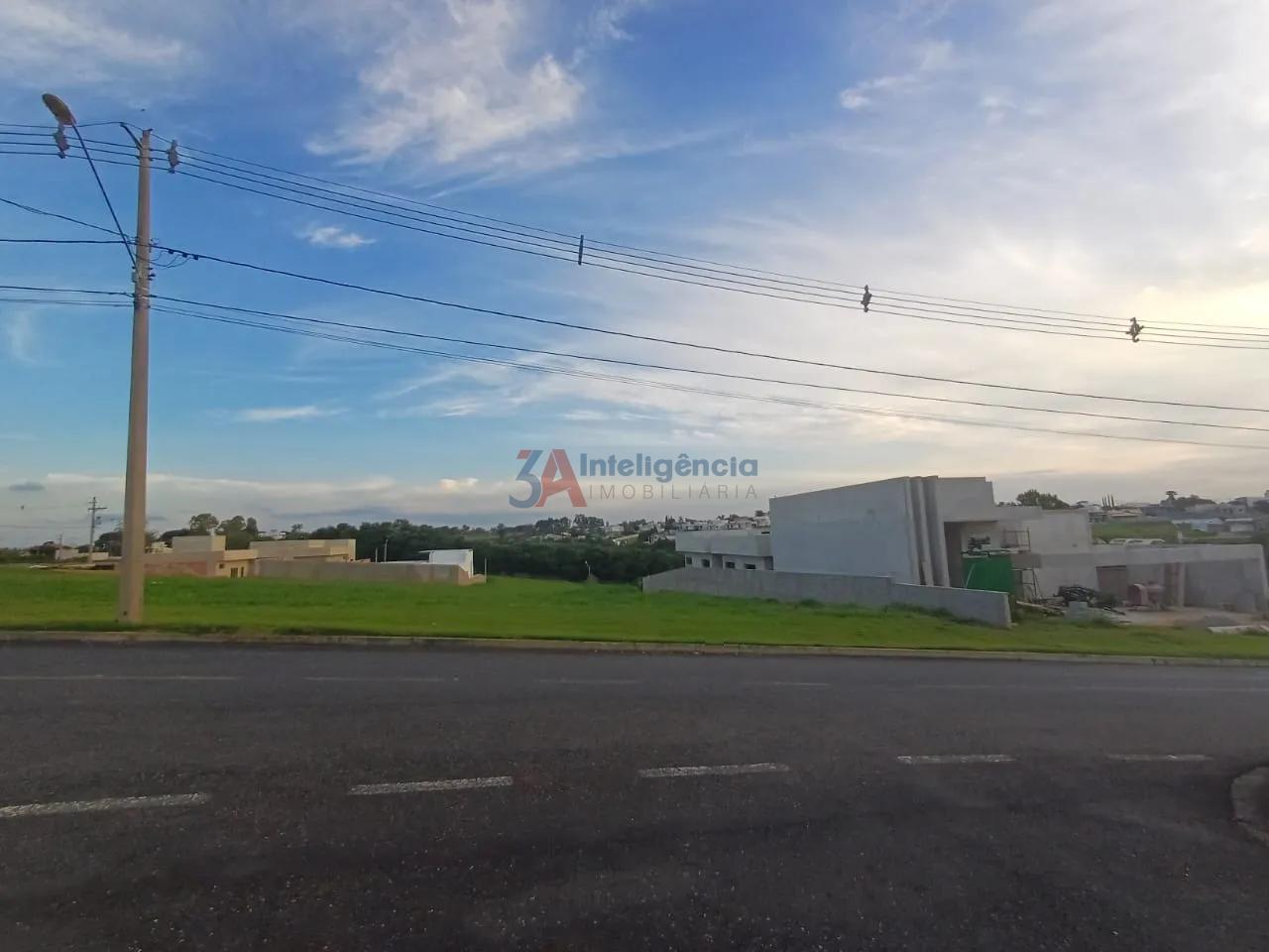 TERRENO COND. VILLAGE IPANEMA II &ndash; ARA&Ccedil;OIABA DA SERRA  Araçoiaba da Serra - 