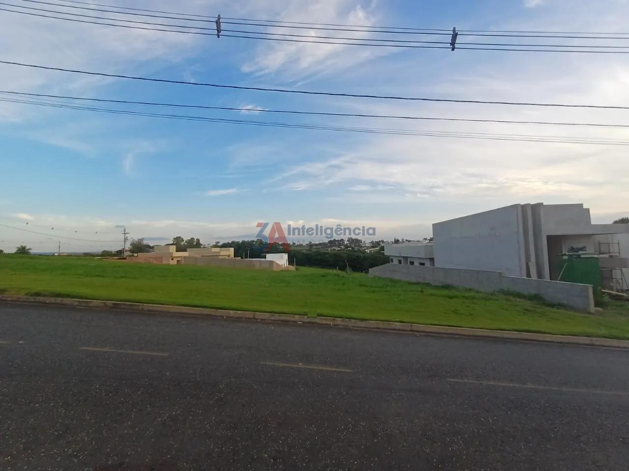 TERRENO COND. VILLAGE IPANEMA II &ndash; ARA&Ccedil;OIABA DA SERRA  Araçoiaba da Serra - 