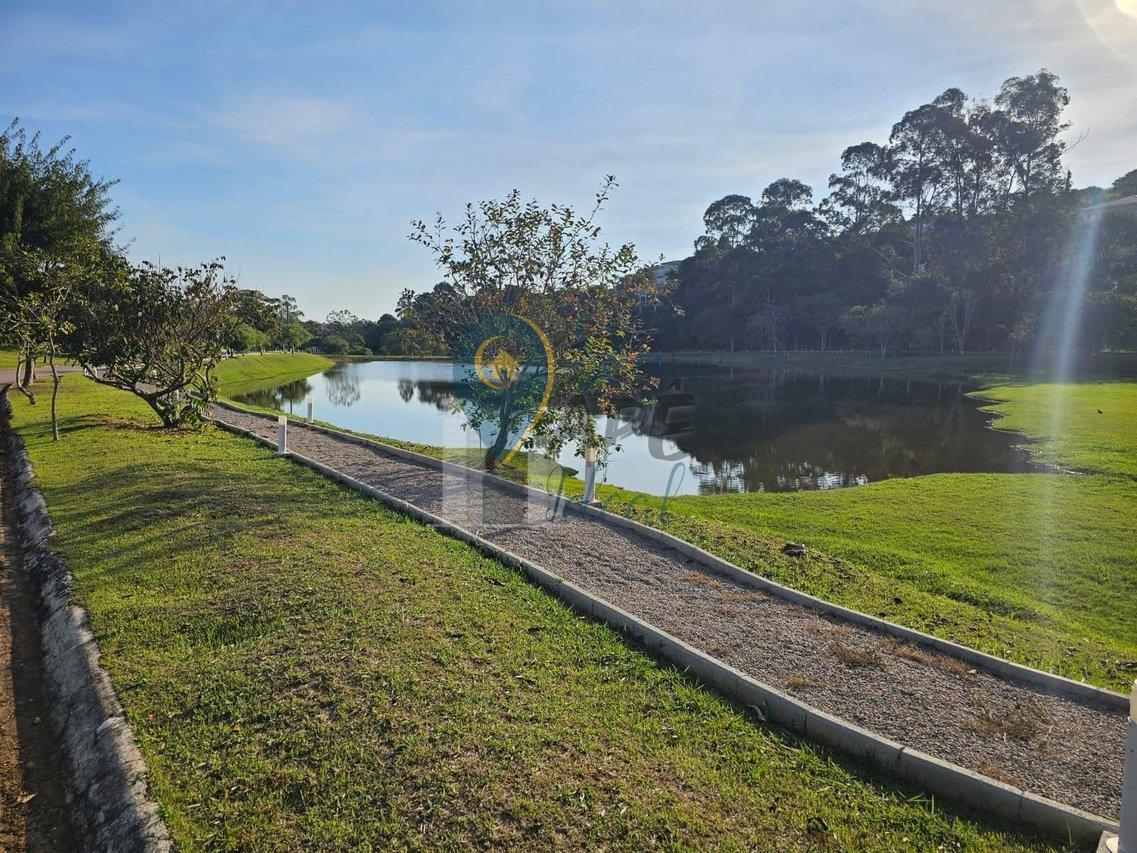 Casa em condom&iacute;no fechado em Atibaia 7 su&iacute;tes Rua das Bromélias Atibaia - 