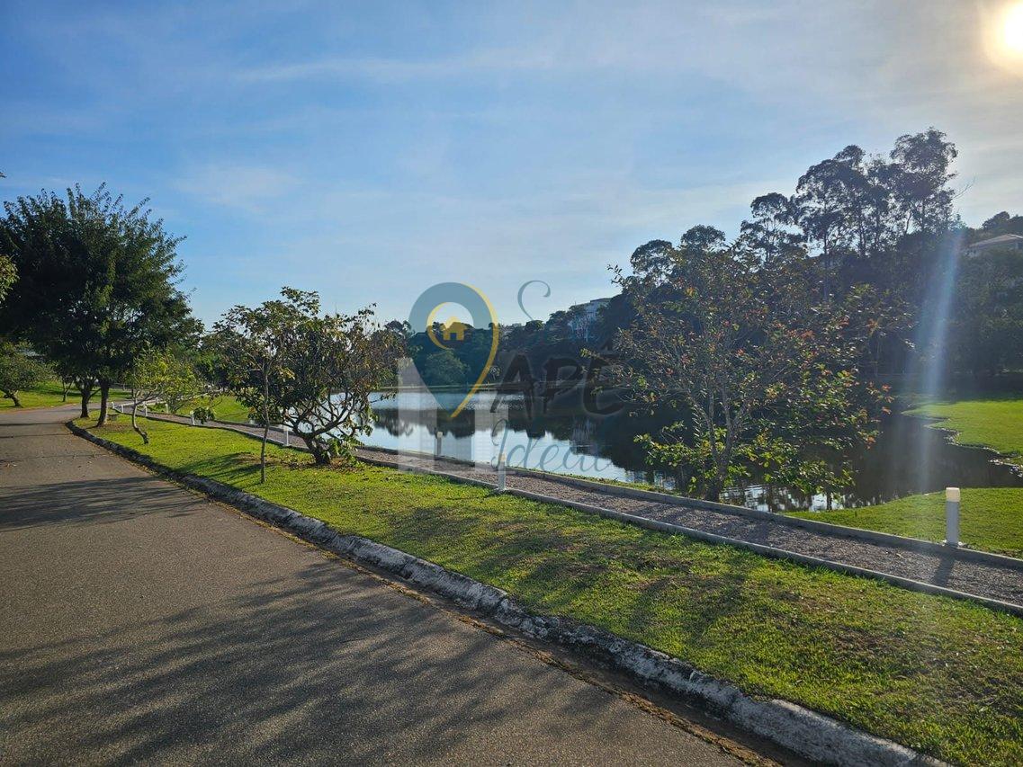 Casa em condom&iacute;no fechado em Atibaia 7 su&iacute;tes Rua das Bromélias Atibaia - 