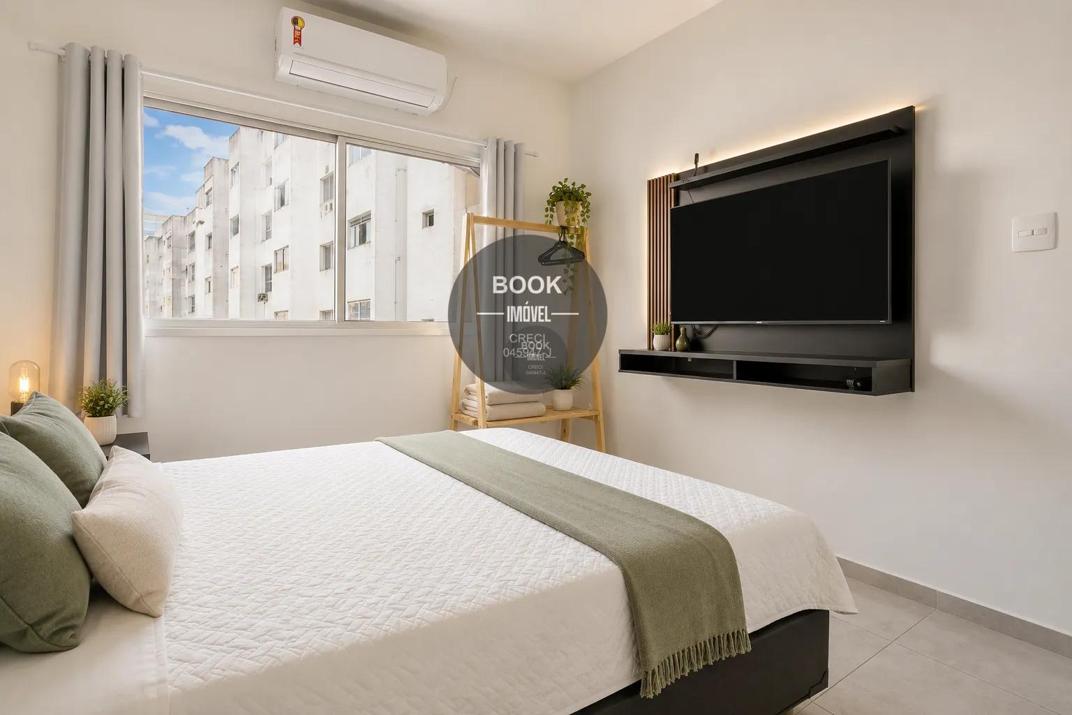 Apartamento mobiliado e reformado em frente &agrave; praia no Centro de S&atilde;o Vicente Avenida Embaixador Pedro de Toledo São Vicente - 