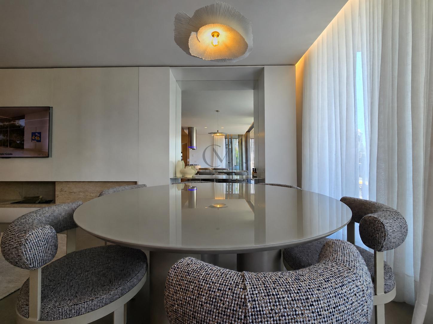 Apartamentos 3 su&iacute;tes no Batel Avenida Sete de Setembro Curitiba - 
