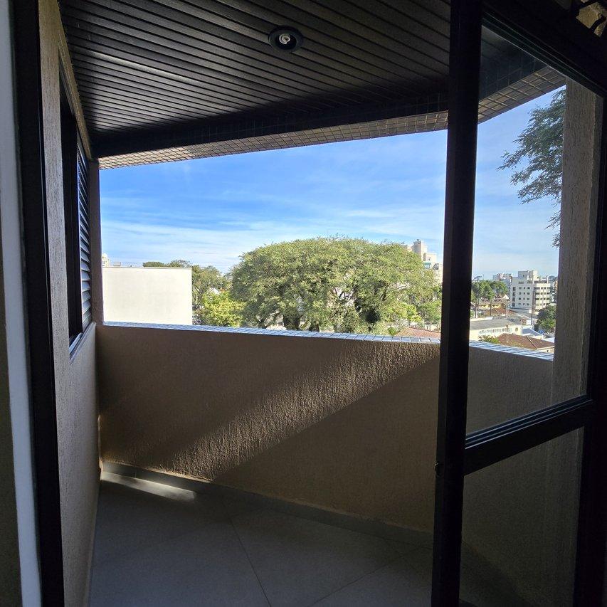 Apartamento Reformado com Vista Livre e Iluminação Natural no Vila Izabel Rua Tabajaras Curitiba - 
