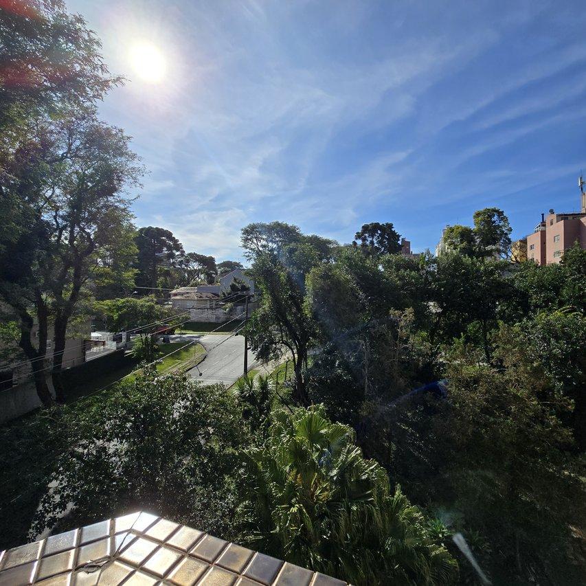 Apartamento Reformado com Vista Livre e Iluminação Natural no Vila Izabel Rua Tabajaras Curitiba - 