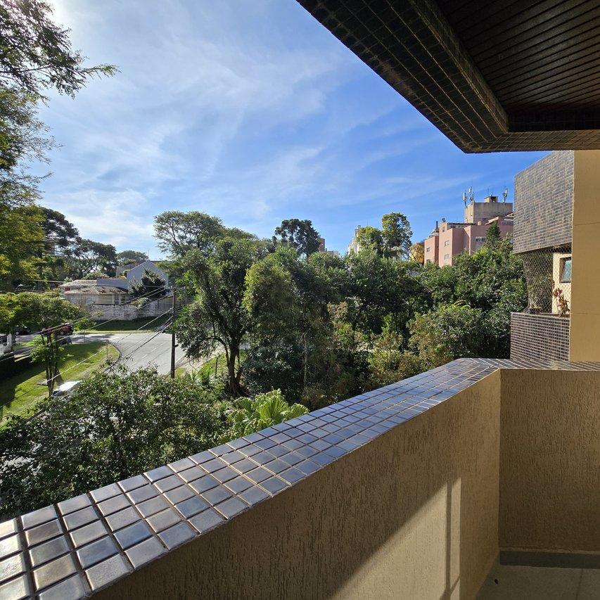 Apartamento Reformado com Vista Livre e Iluminação Natural no Vila Izabel Rua Tabajaras Curitiba - 
