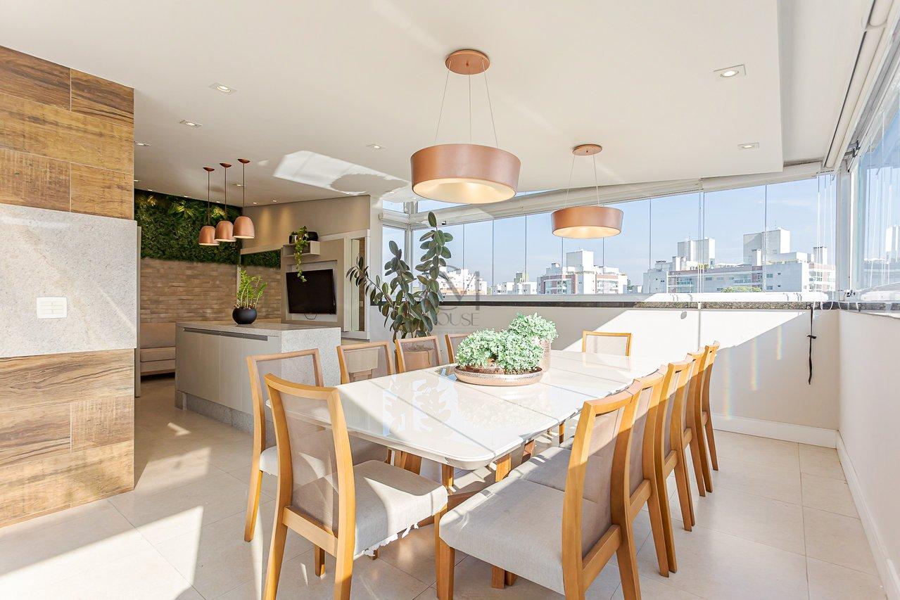 Maravilhosa cobertura duplex face norte com 215m² privativos no coração do Água Verde Rua Palmeiras Curitiba - 