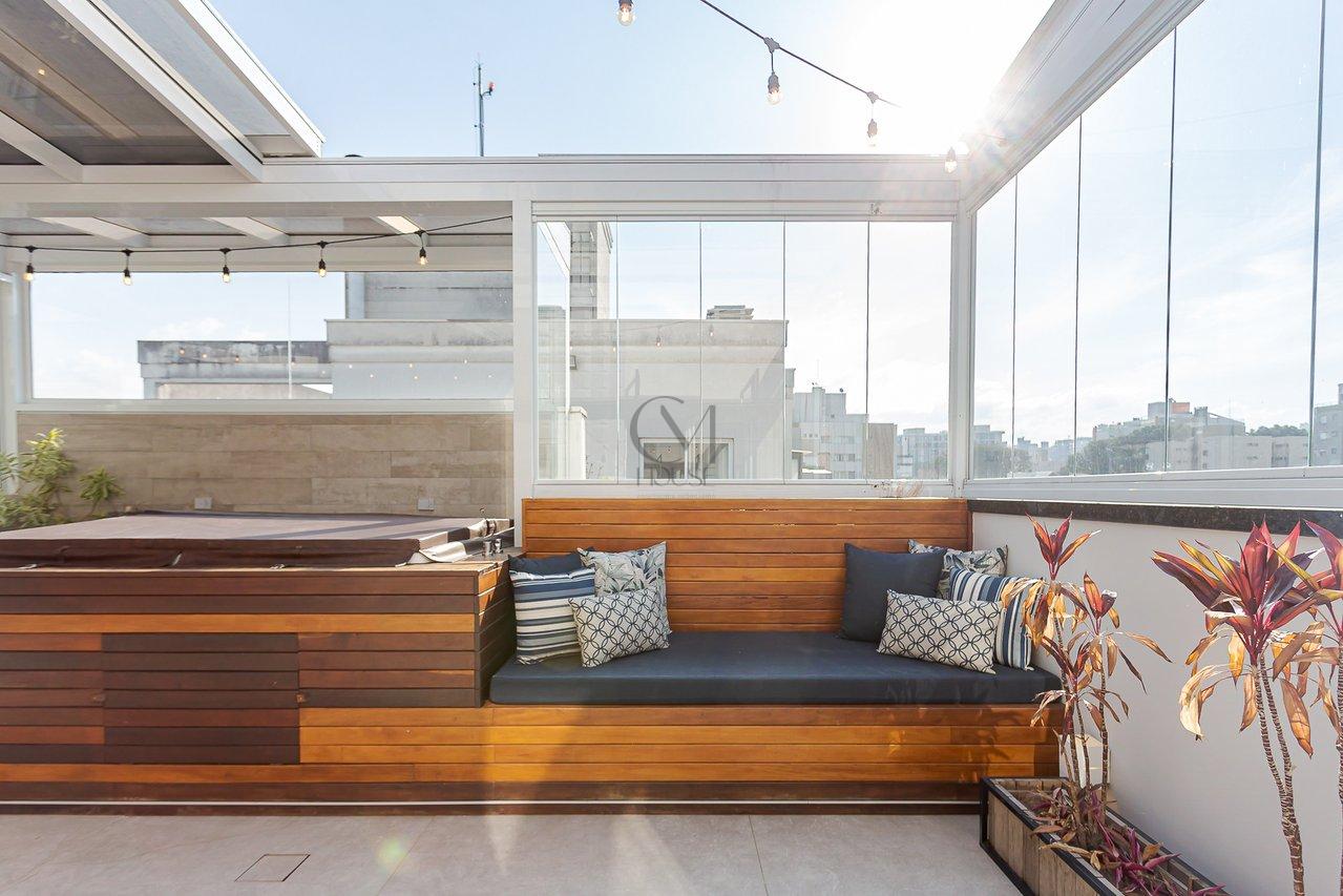 Maravilhosa cobertura duplex face norte com 215m² privativos no coração do Água Verde Rua Palmeiras Curitiba - 