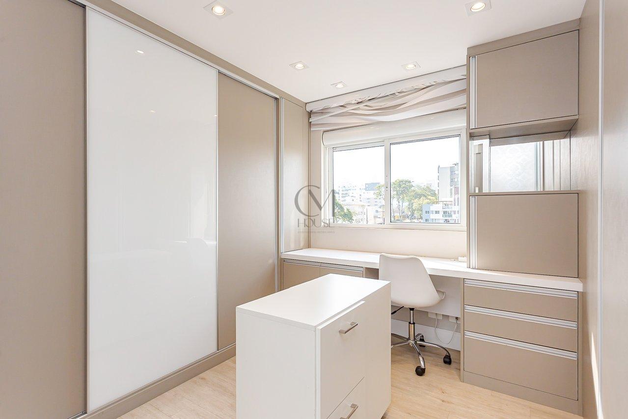 Maravilhosa cobertura duplex face norte com 215m² privativos no coração do Água Verde Rua Palmeiras Curitiba - 