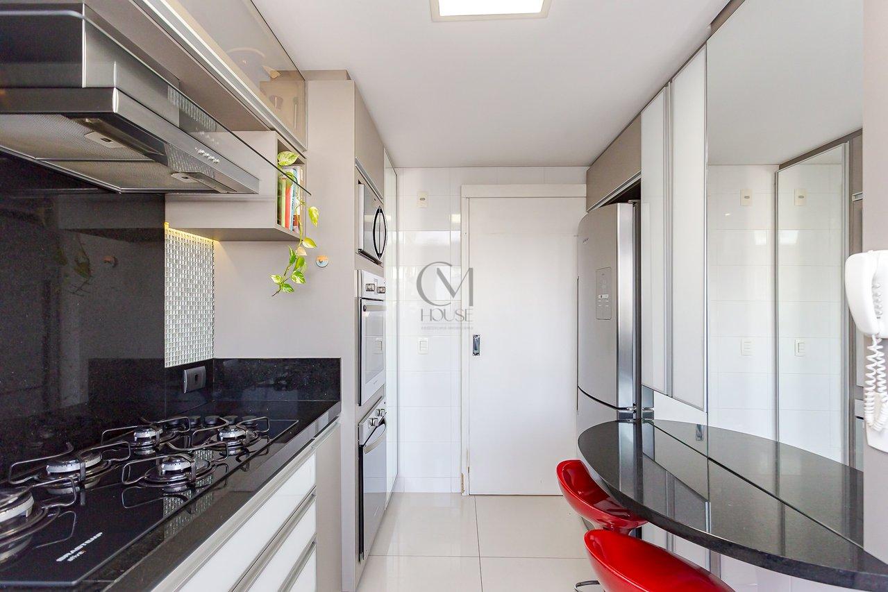 Maravilhosa cobertura duplex face norte com 215m² privativos no coração do Água Verde Rua Palmeiras Curitiba - 