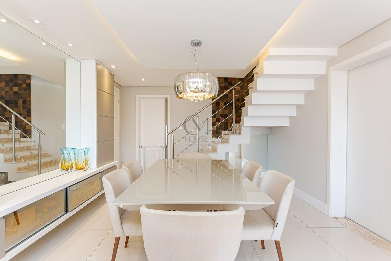 Maravilhosa cobertura duplex face norte com 215m² privativos no coração do Água Verde Rua Palmeiras Curitiba - 