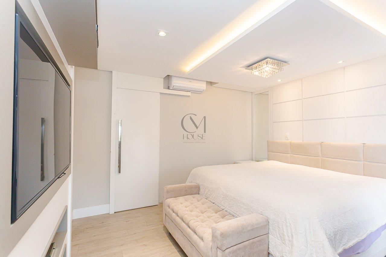 Maravilhosa cobertura duplex face norte com 215m² privativos no coração do Água Verde Rua Palmeiras Curitiba - 