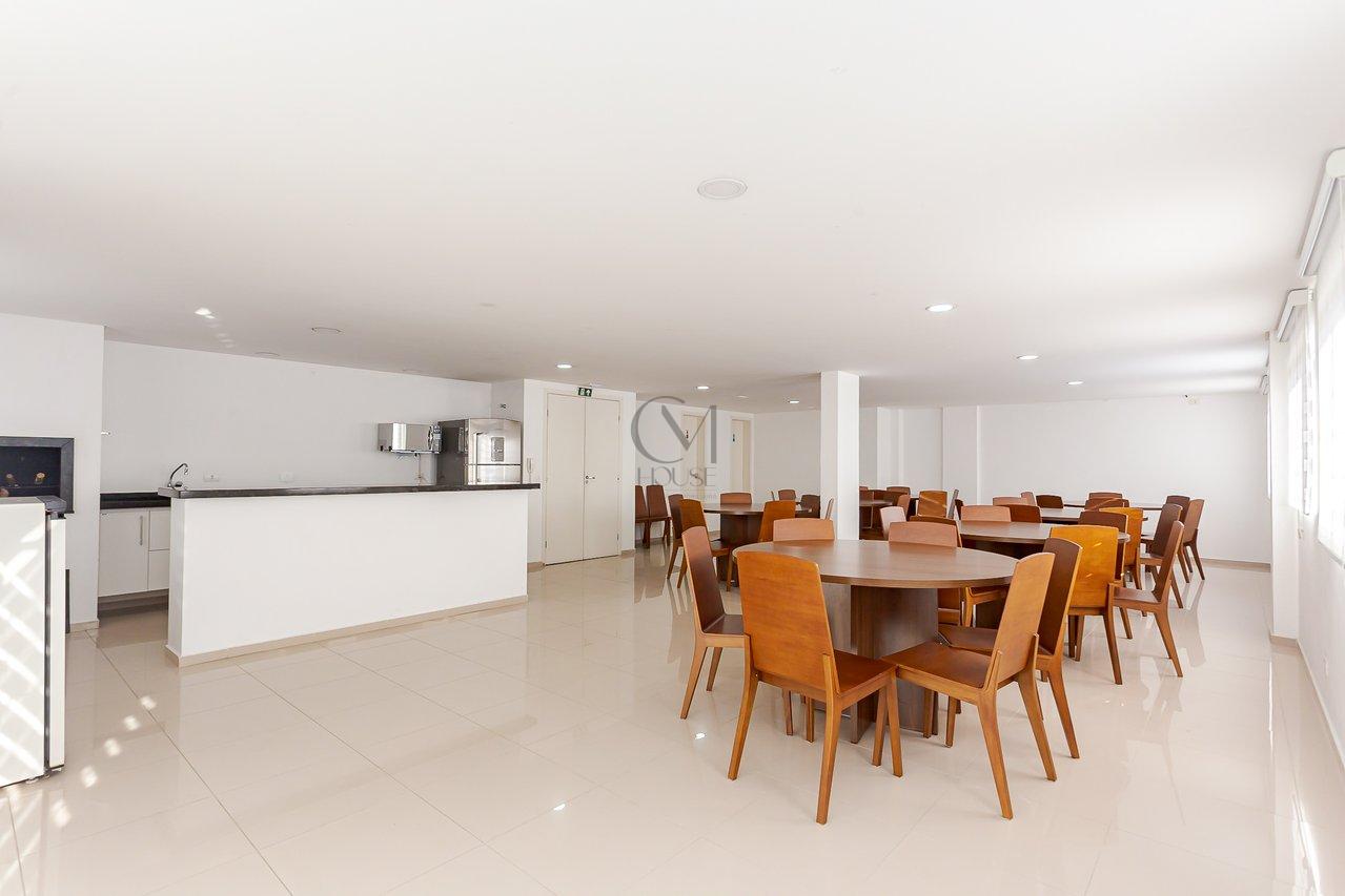 Maravilhosa cobertura duplex face norte com 215m² privativos no coração do Água Verde Rua Palmeiras Curitiba - 