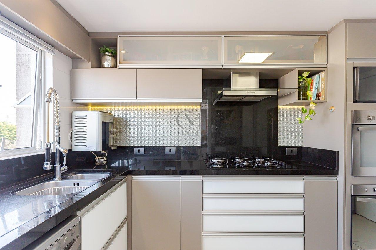 Maravilhosa cobertura duplex face norte com 215m² privativos no coração do Água Verde Rua Palmeiras Curitiba - 