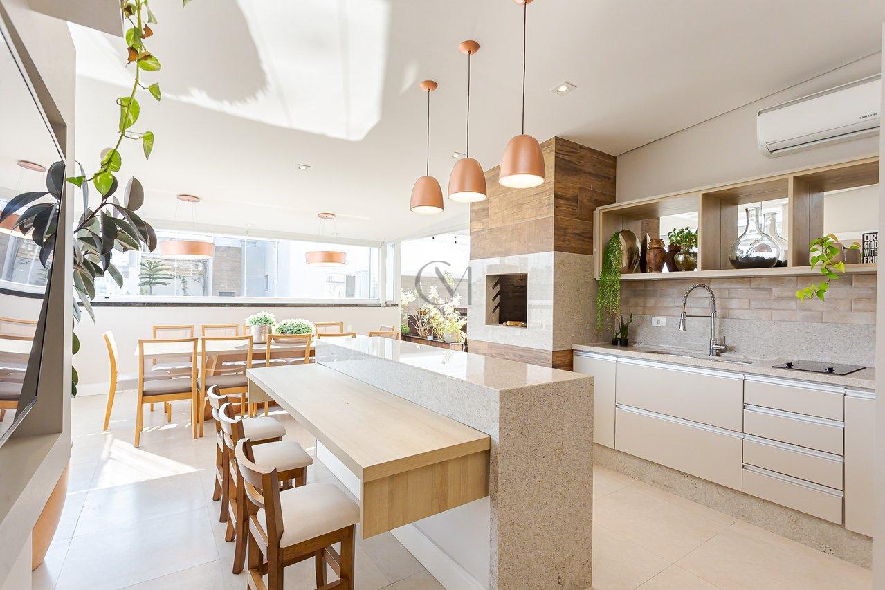 Maravilhosa cobertura duplex face norte com 215m² privativos no coração do Água Verde Rua Palmeiras Curitiba - 