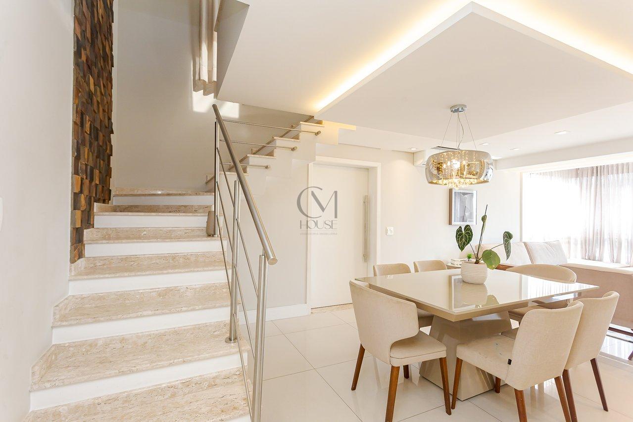 Maravilhosa cobertura duplex face norte com 215m² privativos no coração do Água Verde Rua Palmeiras Curitiba - 