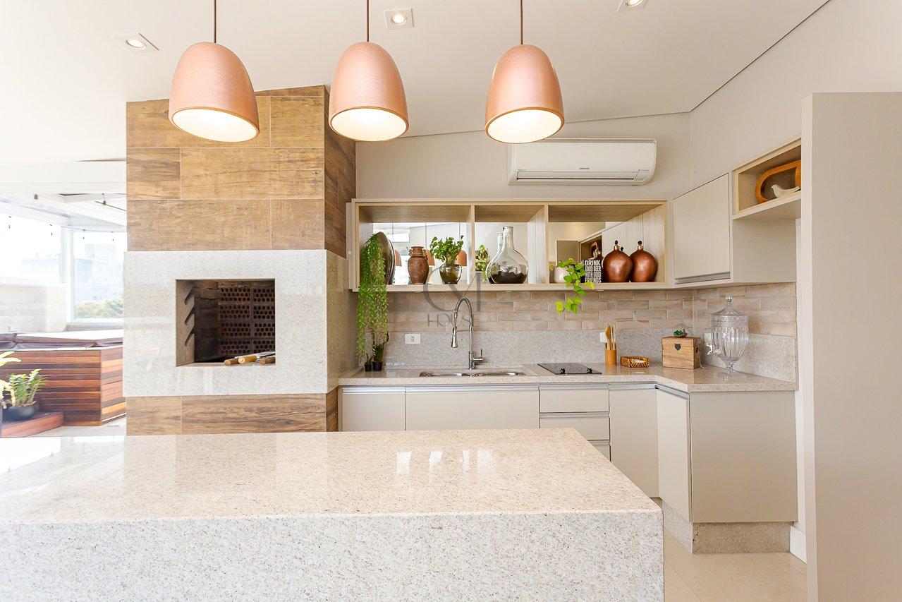 Maravilhosa cobertura duplex face norte com 215m² privativos no coração do Água Verde Rua Palmeiras Curitiba - 