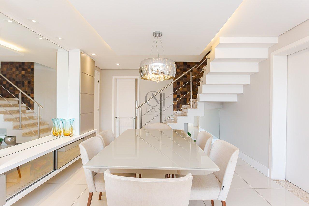 Maravilhosa cobertura duplex face norte com 215m² privativos no coração do Água Verde Rua Palmeiras Curitiba - 