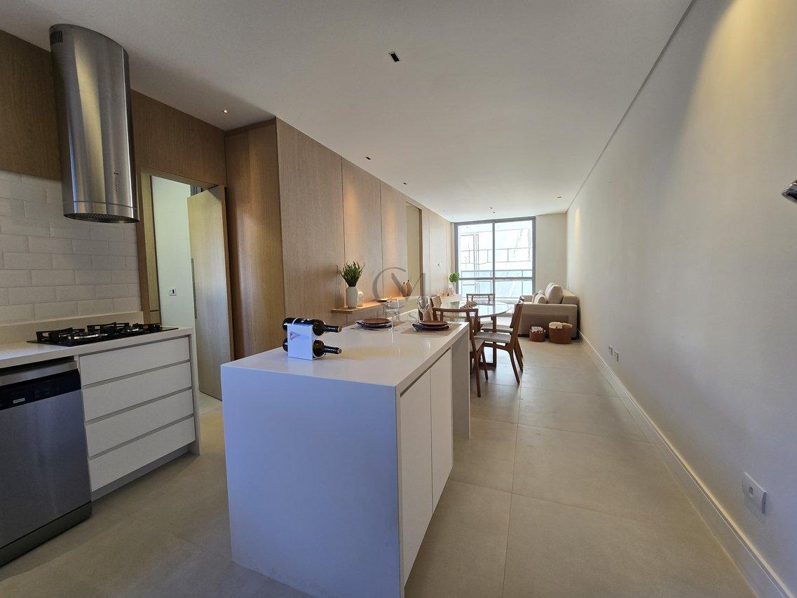 Apartamento 3 quartos com suíte, mobiliado e decorado à uma quadra do Shopping Curitiba  Curitiba - 